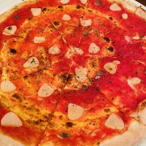 ピザ窯で焼いた美味しいピザ
